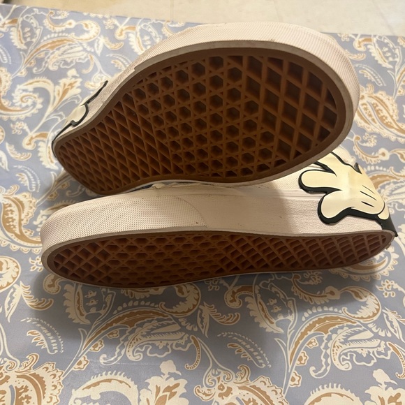 Vans Old Skool x DISNEY mickey shoes NEW - Picture 3 of 3